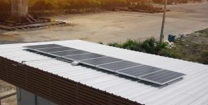 ระบบ Solarcell แบบ offgrid ชาร์จแบตเตอรี่ 1กิโลวัตต์ ติดตั้งศูนย์อบรมบริษัทอิตาเลี่ยนไทย
