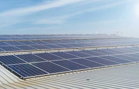 ระบบ Solarcell แบบ Ongrid ใช้แผงโซล่าเซลแบบ Poly Seraphim Solar ขนาด 330วัตต์ กริดอินเวอร์เตอร์ SMA 20KW ติดตั้งบนหลังคาอาคารมูลนิธิเด็ก